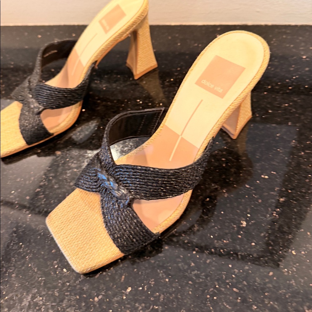 Dolce Vita Size 7 Slide